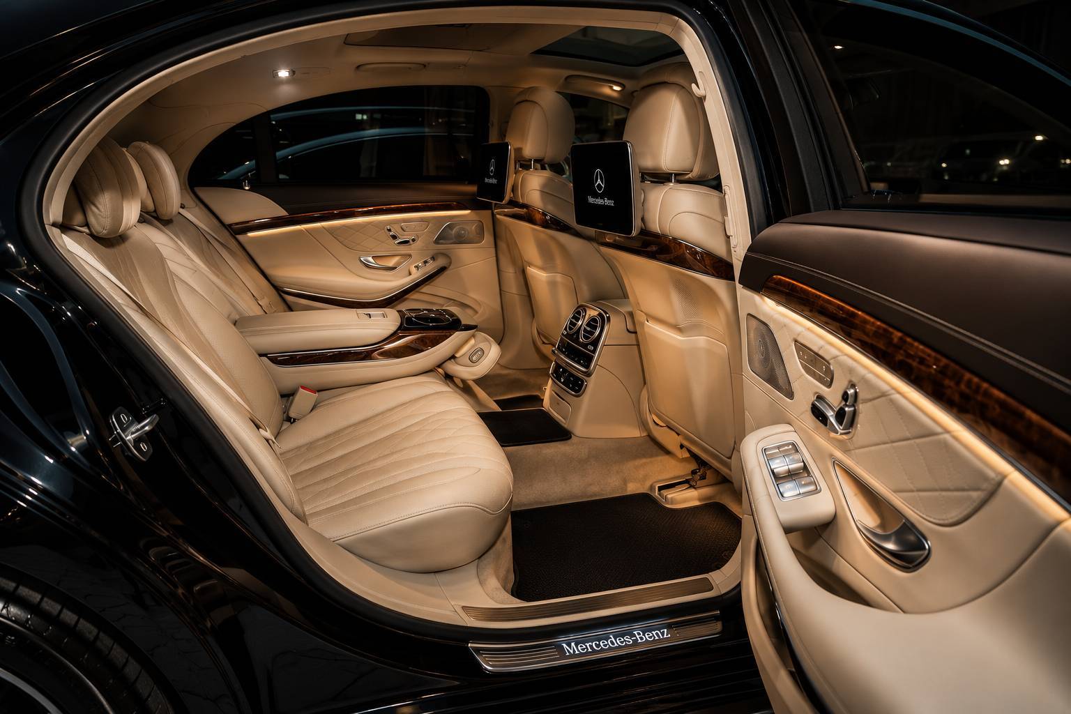 เจาะลึกความหรูหราภายใน Mercedes-Maybach S-Class